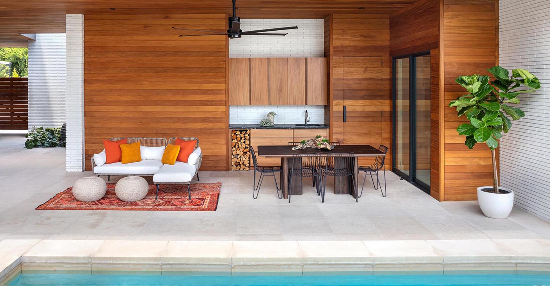 exterior modern home build